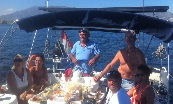 Marigot Boat Rental | Island hopping on 41 Ft sailing yacht