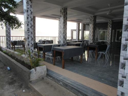 Central River Hotel | Island Hotel Janjanbureh