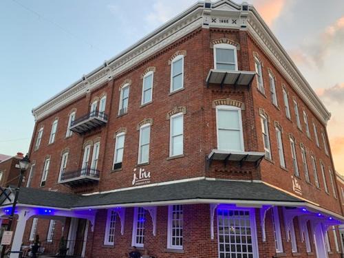Port Clinton Apartment | Island House Historic Vacation Rentals