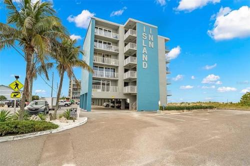 Treasure Island Hotel | Island Inn Beach Resort