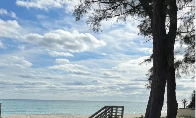 Palm Beach - West Palm Beach House | Island Newly Renovated 1 BR- King Bed