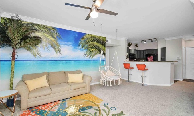 South Central Houston Apartment | Island Paradise -2Bedroom/2Bath/NRG/MedCenter/Galleria