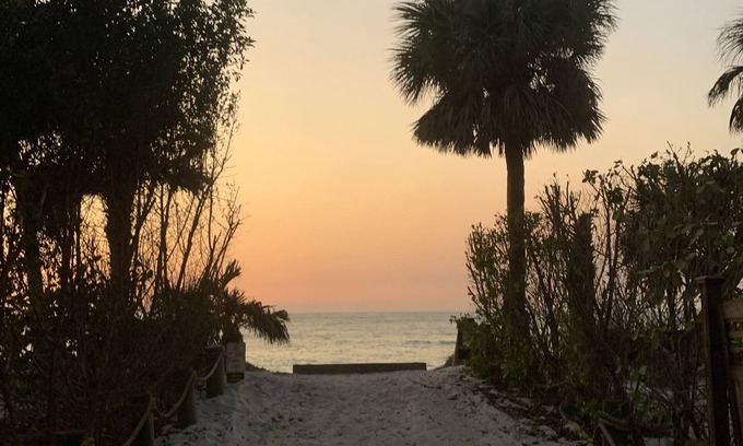 Jose's Hideaway House | Island Paradise: Steps to Private Gulf Beaches, Pools, Hot Tub & Golf Cart ALL