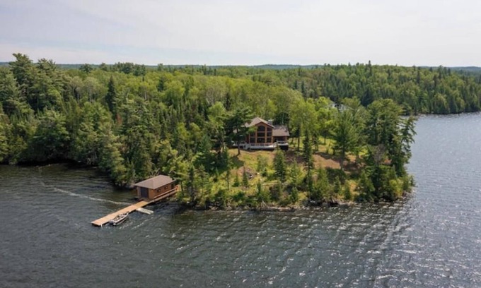 Sioux Narrows Nestor Falls Cabin | Island Retreat Sioux Narrows Ontario Canada - Amazing fishing arean