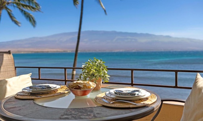 Maalaea House | Island Sands 210 · IS 210 OceanFront Condo Expansive Ocean Views