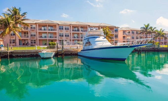 Williams Town Resort | Island Seas Resort 2 Bedroom - Sleeps 6