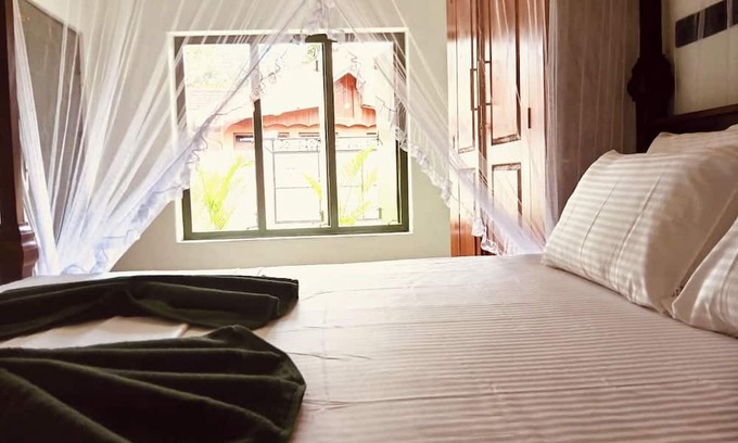 Mirissa House | Island Spoon 2BR Retreat, 600m to Mirissa Beach