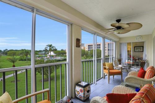 Marco Island House | Island-style condo with pool, spa and steps to beach