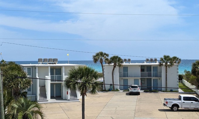 Fort Walton Beach Condo | Island Surf # 1 is 1st FL 2 Bdrm Beachfront Condo - Closest To The Beach!