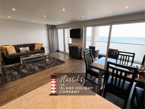 Sandown Apartment | Island Time