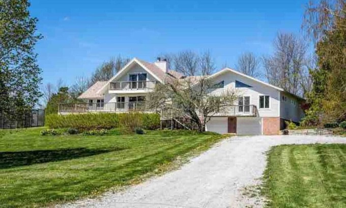 Alburg House | Island waterfront Retreat
