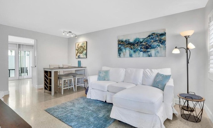 Dunedin House | Islander's Outpost