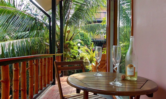 Panglao Villa | Islandview Holiday Villas, Poolside