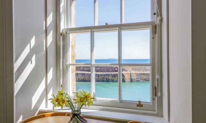 Kilrenny Cottage | ISLE OF MAY VIEW, family friendly in Cellardyke