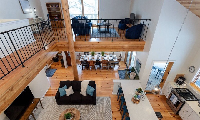 Michiana House | Israel · Lake View Escape
