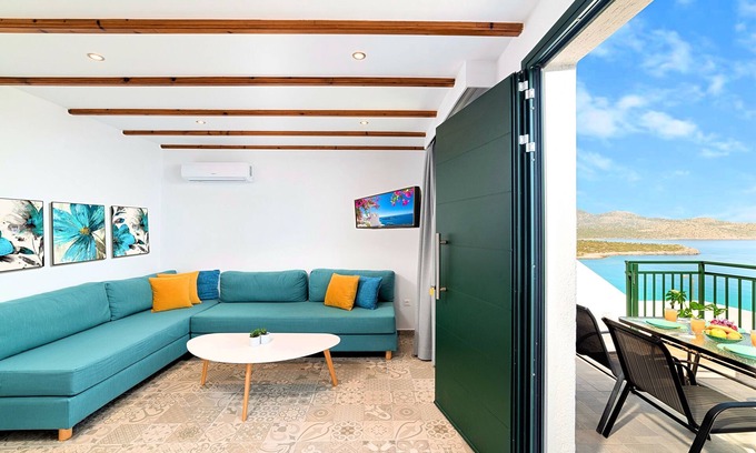 Istron Apartment | Istron Beachview Maisonette