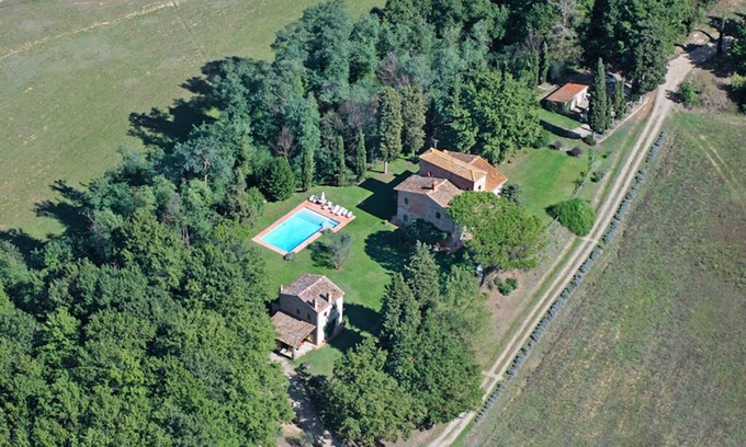 Terranuova Bracciolini Villa | Charming Tuscany Country House with private pool, barbecue & table tennis