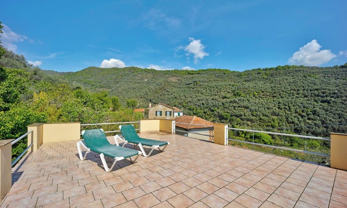 Dolcedo House | Holiday Home "Casetta Antonella" with Mountain View, Garden & Terrace