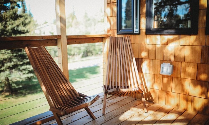 College House | It is a tiny home in the treehouse located in the middle of Fairbanks.
