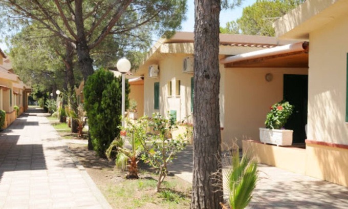 Santa Maria del Cedro House | Bungalows surrounded by greenery a stone's throw from the sea