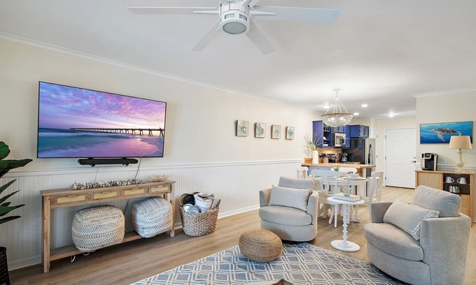 Sunnyside House | It's a Shore Bet @ Laguna Beach | 3 Min Walk to Beach | Pet Friendly | Fenced Yard | Sleeps 6