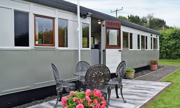 Stowmarket Cottage | Italian Carriage-UKC3492