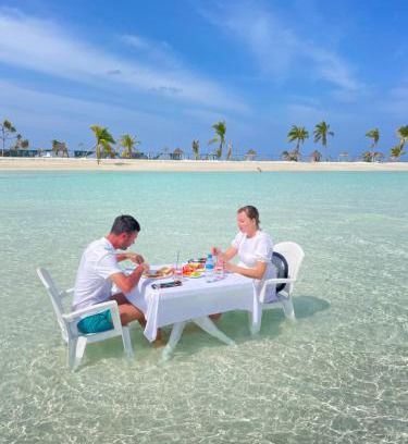 Guraidhoo House | Ithaa Beach