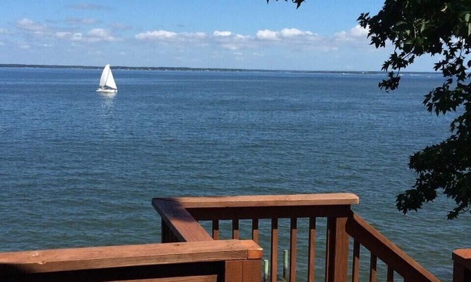 Montross House | It’s All about the VIEW! October rates have just been reduced !