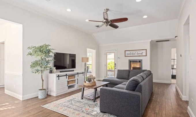 Flower Mound House | It’s no gamble. This spacious, full house is yours to rent.