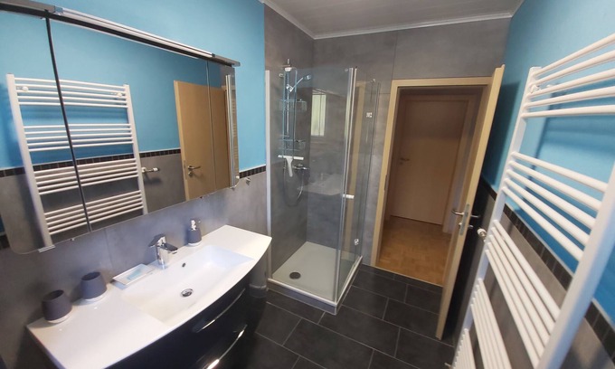 Neustadt-Stadtmitte Apartment | Ittel vacation apartment with castle view in a quiet residential area