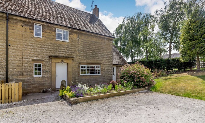 Hopton Cottage | IVET LOWE, family friendly, with open fire in Wirksworth