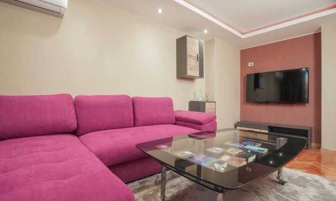 Ruse Center Apartment | Ivy Central Apartment