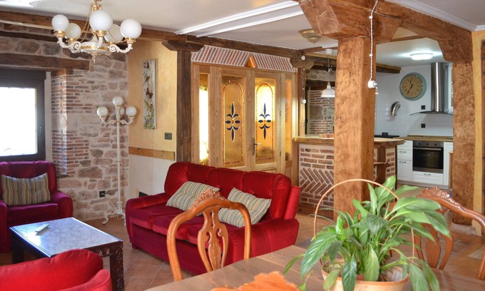 Aguilar de Campoo Cottage | Ivy House for 8 people