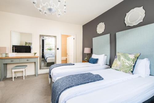 Upper Town House | Ivy House