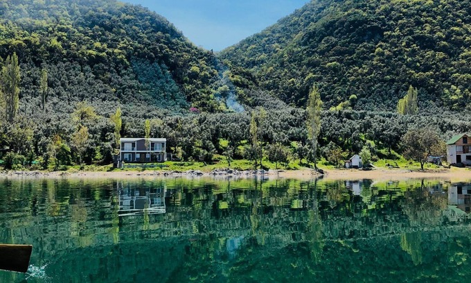Nilufer Villa | Iznik Sunshine Lake House with stunning views