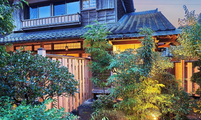 Suruga Ward House | Izumigaya Craft Inn WARAKU