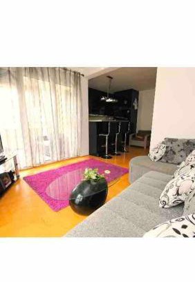 Maini Apartment | Izvor
