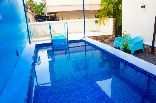 Lekki Phase 1 Cabin | J Gibson suite