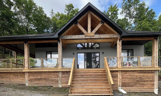 Greater Madawaska Cottage | J&L's Lakeside Cottage