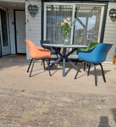 Hoofddorp Apartment | JaBaKi Garden House
