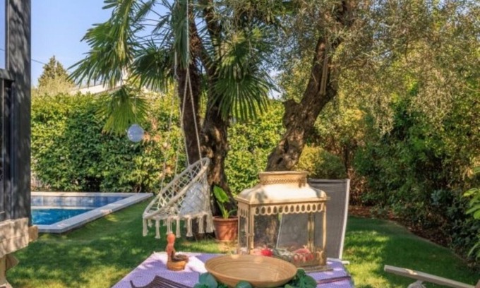 Malinska House | Jacaranda Cottage in Malinska, Croatia