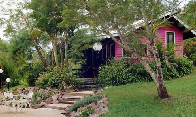 Mooloolah Valley Cottage | Jacaranda Pioneer Guest Cottage ... historic barn, romantic couples, family fun.