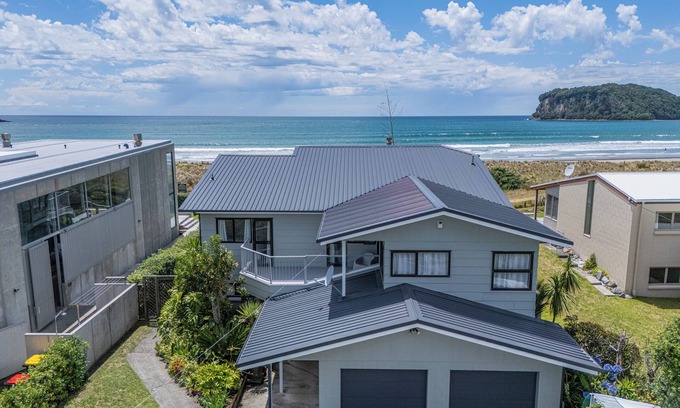 Whangamata House | Jack and Enid’s Whangamata Beach House