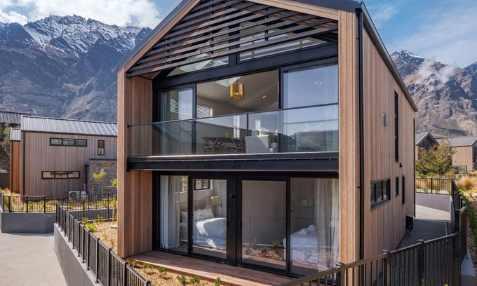 Kawarau Falls House | Jack's Point Retreat A: Picturesque perfection - alpine home + perfect for golf & skiing!