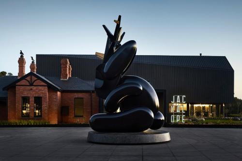 Merricks North Hotel | Jackalope Hotel