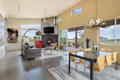 Pioneertown House | Jackalope Junction-Pool, Hot Tub, Fire Pit, BBQ & Desert Views! home