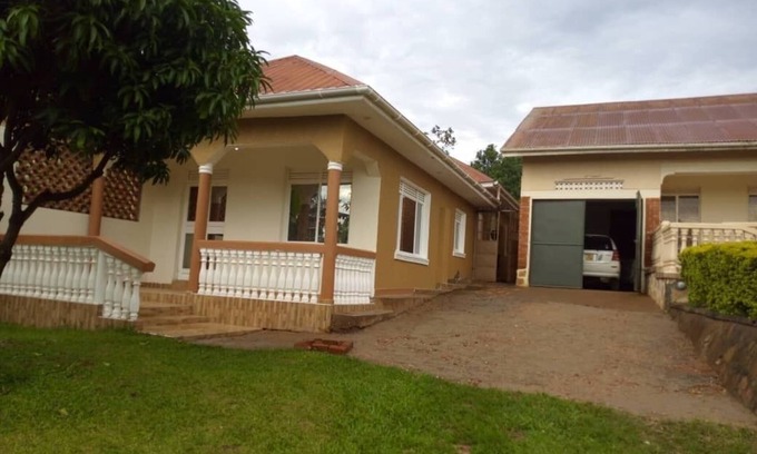 Kampala House | Jackie's cottages , Home away from home