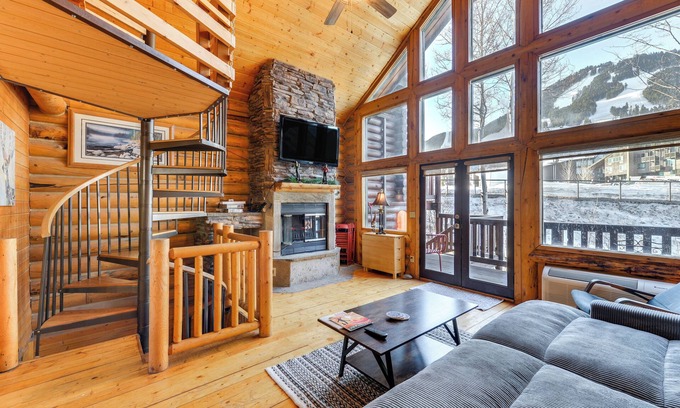Jackson Condo | Jackson Condo w/Fireplace < Half Mi to Snow King!