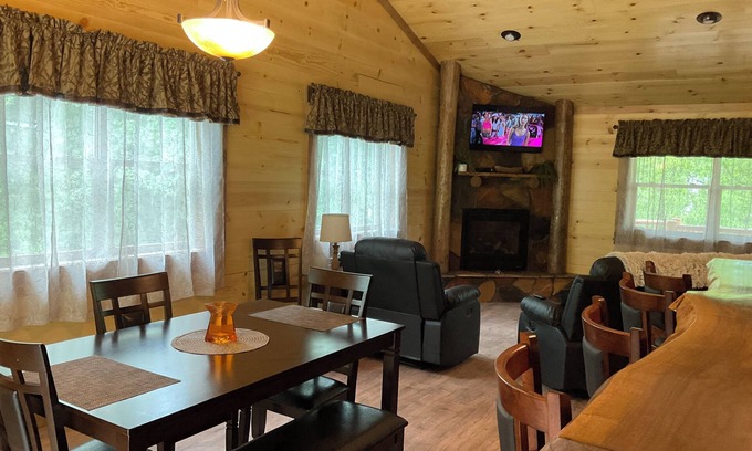 Large Cabin | JACKSON HILL CABIN