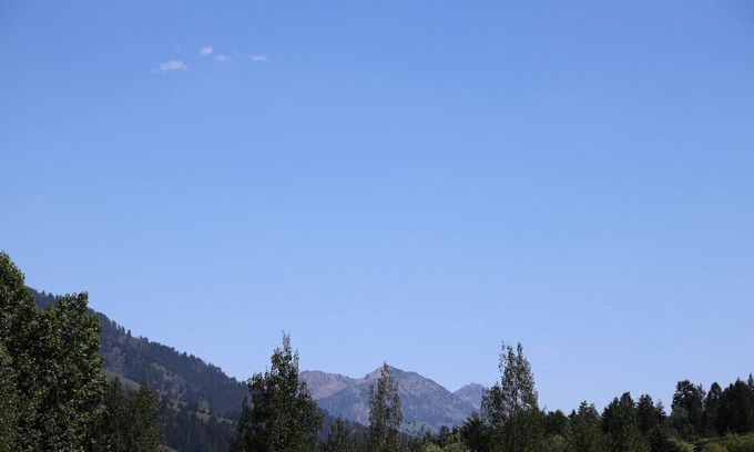 Jackson Condo | Jackson Hole 2 Bedroom Mountain Chic Townhome-10 min walk to Town Square